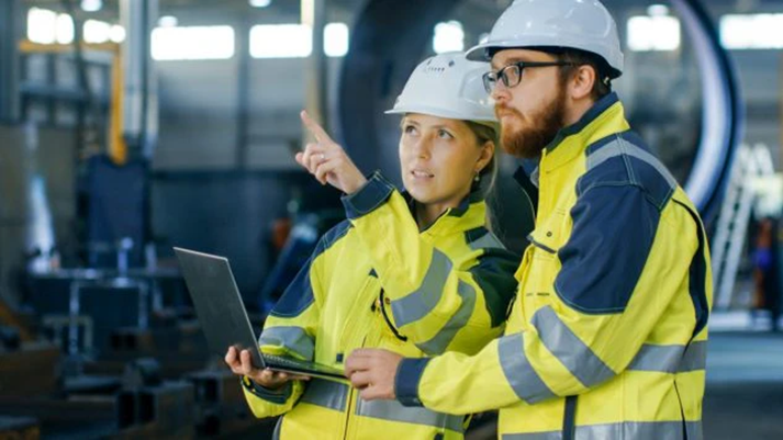 Who is responsible for ensuring that written procedures are created for performing hazardous work?